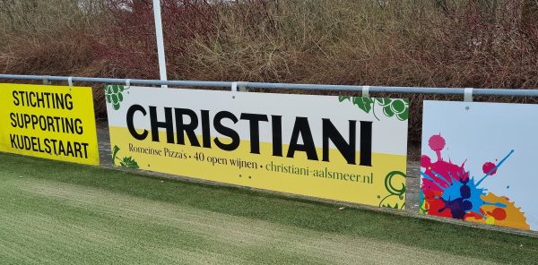 Christiani langs het veld!