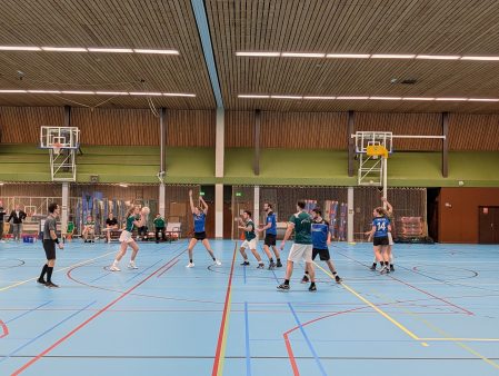 VZOD 1 boekt belangrijke thuiszege op ESDO 1